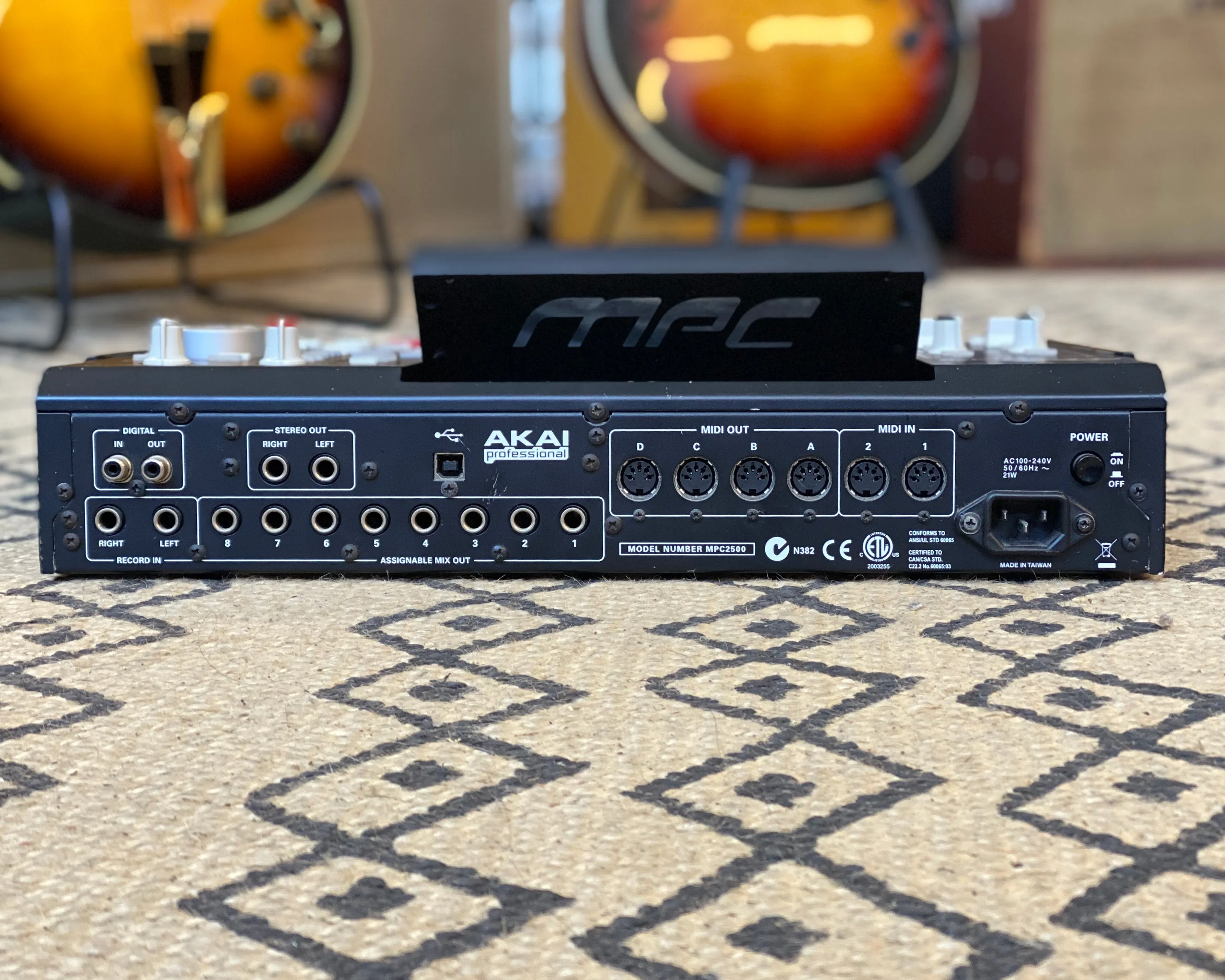 AKAI MPC2500 Music Production Center - Drum Machine Sampler and MIDI Sequencer