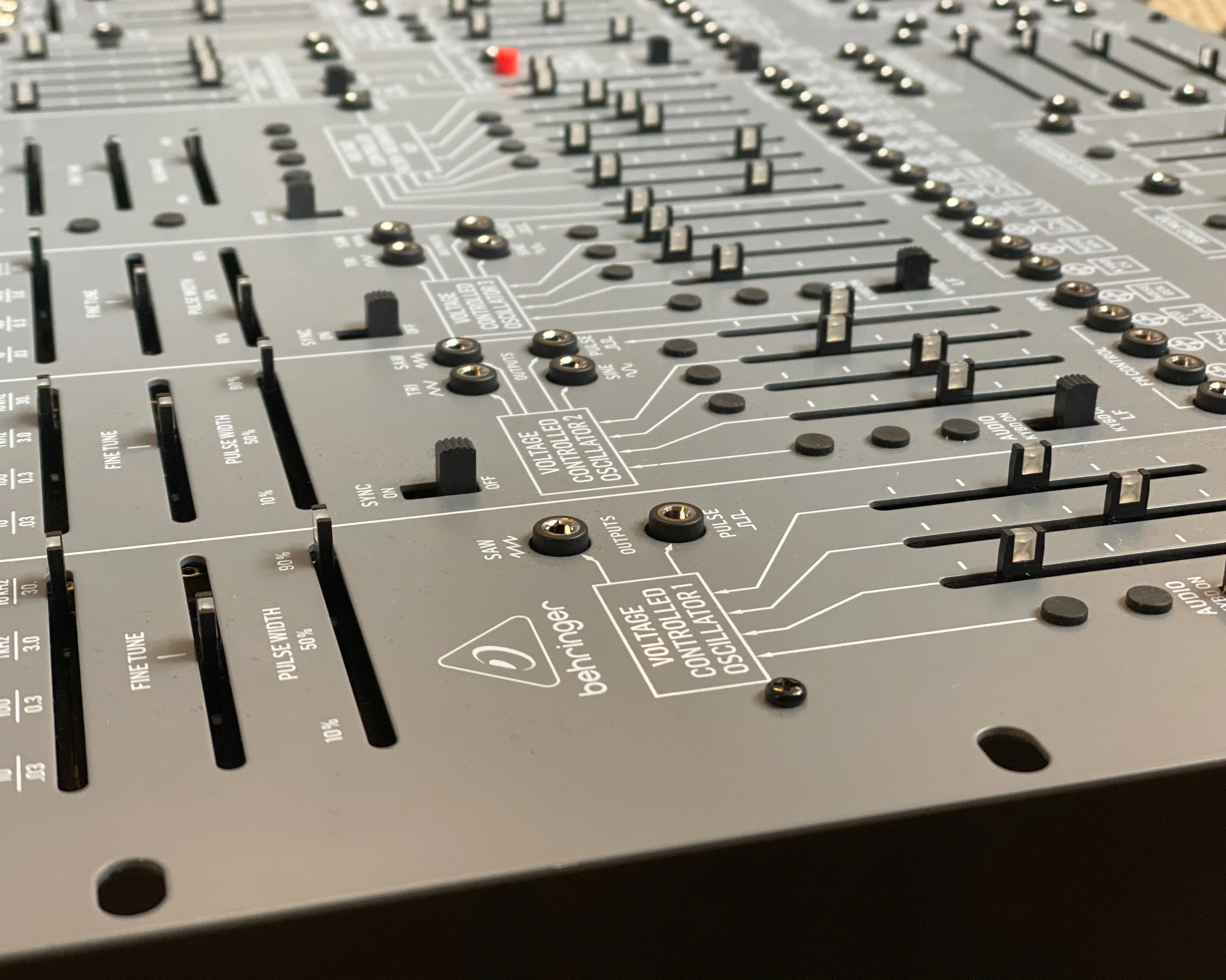 Behringer 2600 Gray Meanie