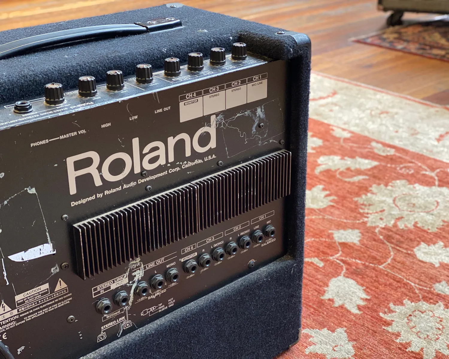 Roland KC-300