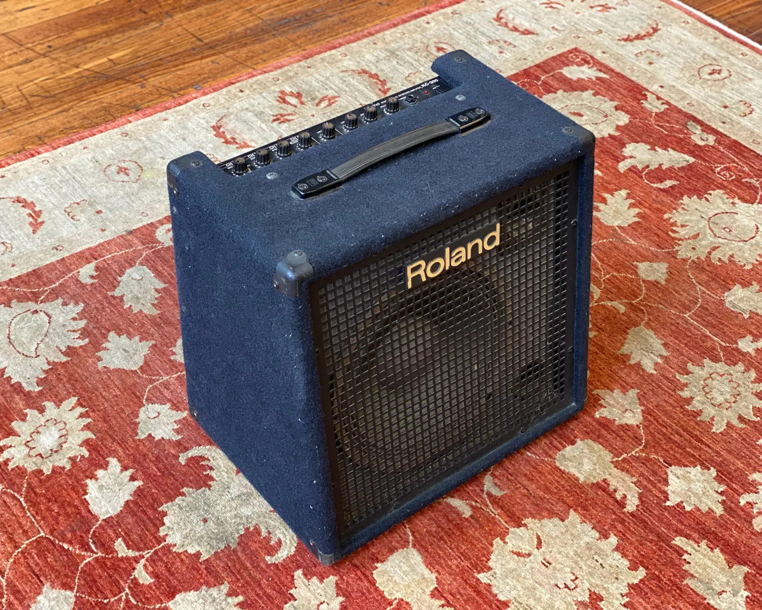 Roland KC-300