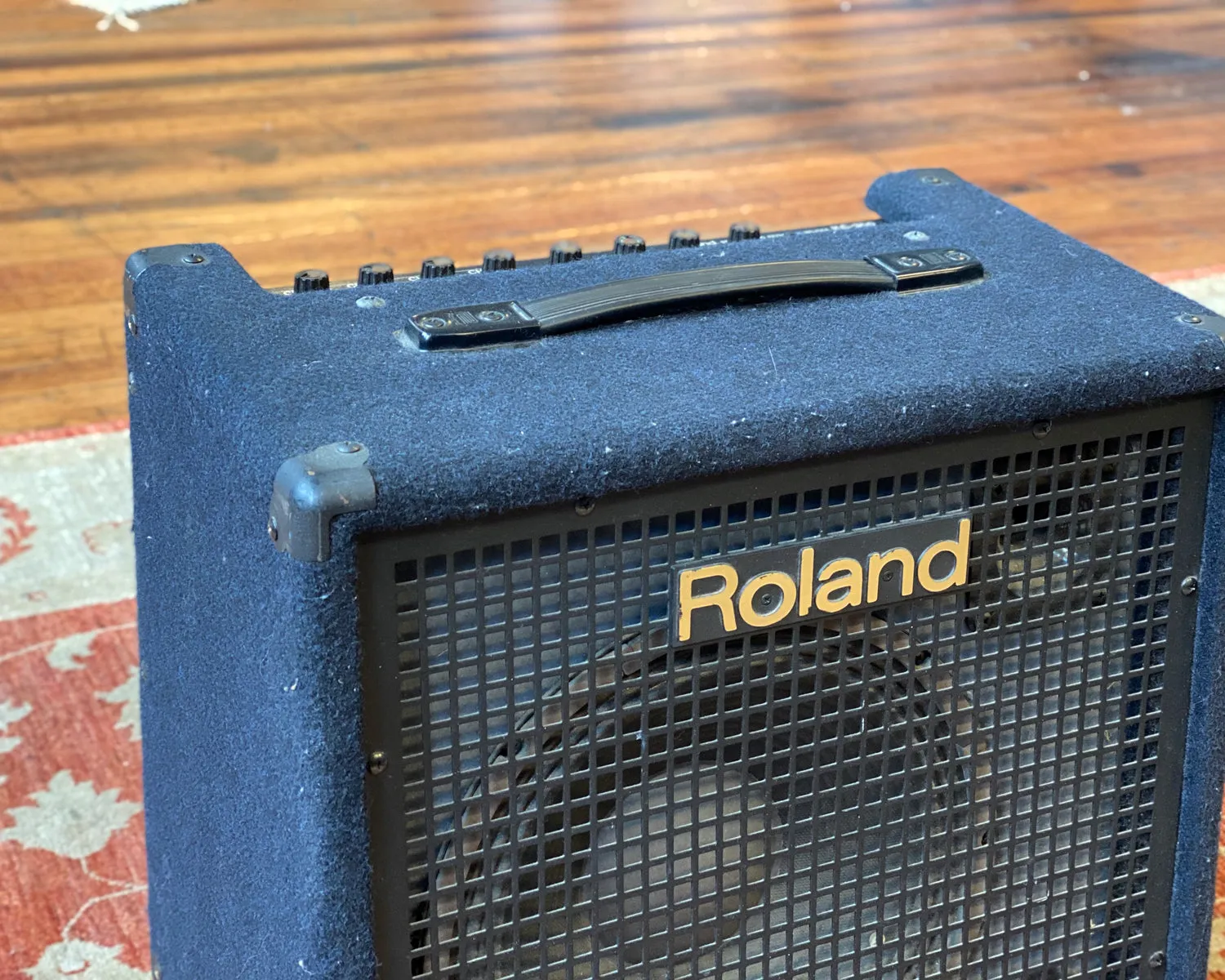 Roland KC-300